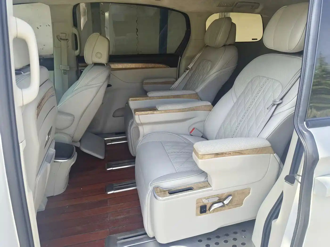 Buick GL8 2018 ES 28T Comfort Type China VI фото 7