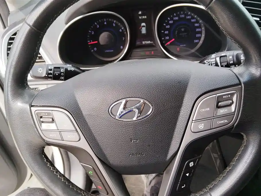 Hyundai Santa Fe 2015 2.0T Automatic 2WD Smart 5-Seater фото 15