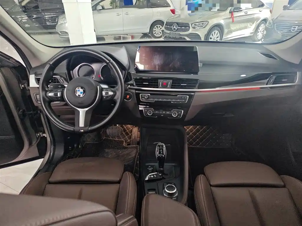 BMW X1 2022 sDrive25Li Leading фото 16