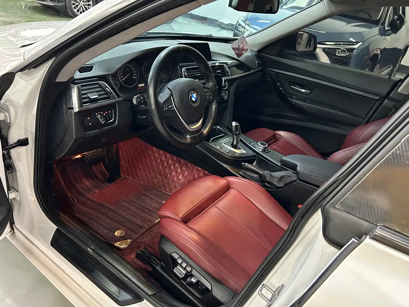BMW 3 Series GT 2018 320i Fashion фото 4