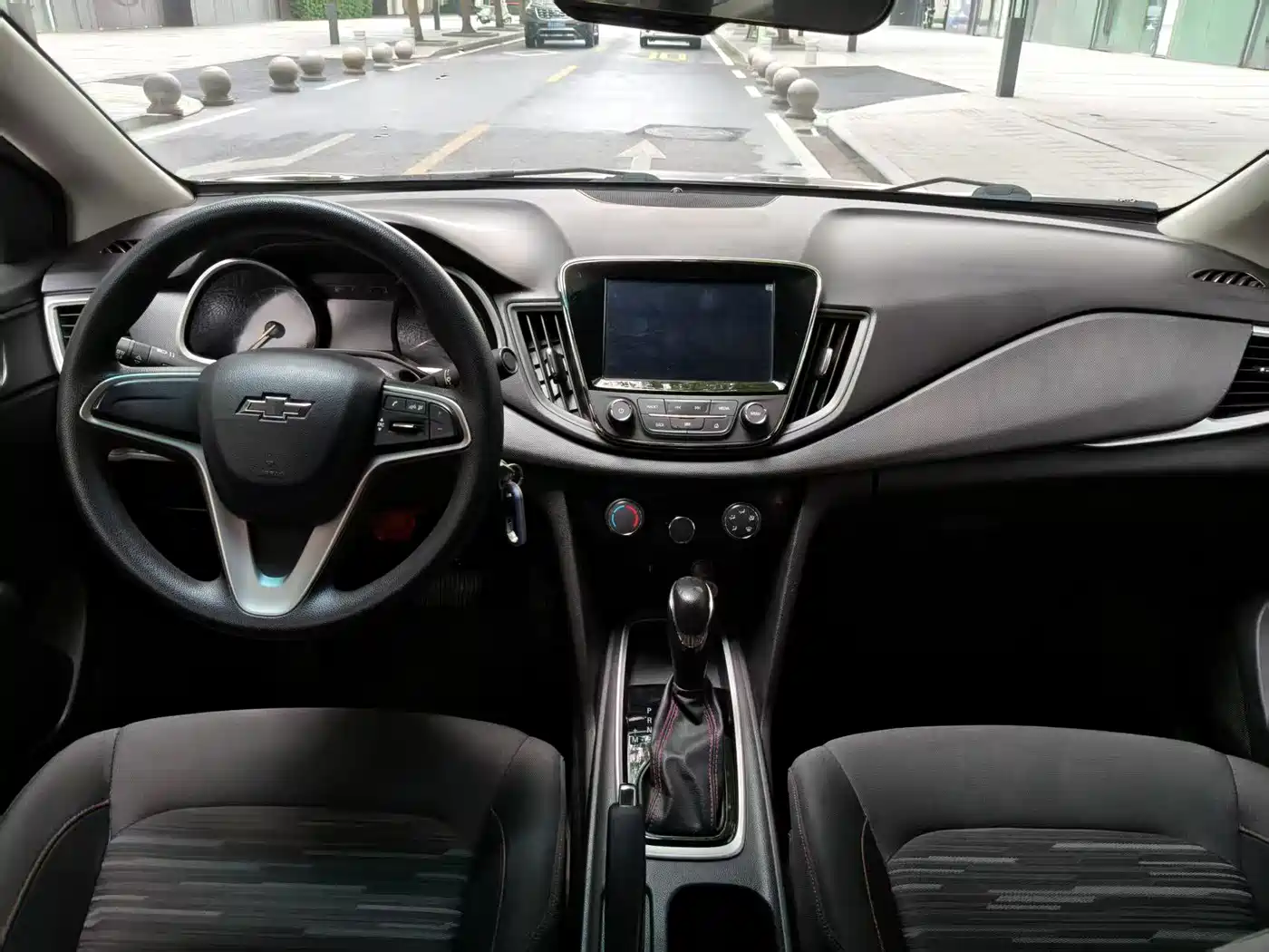 Chevrolet Monza 2019 Redline 320T DCT Joy Edition China VI фото 5