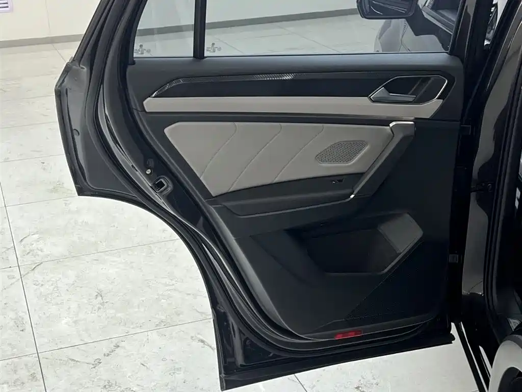 Volkswagen Tayron 2023 280TSI 2WD Luxury Plus Advanced Edition фото 19