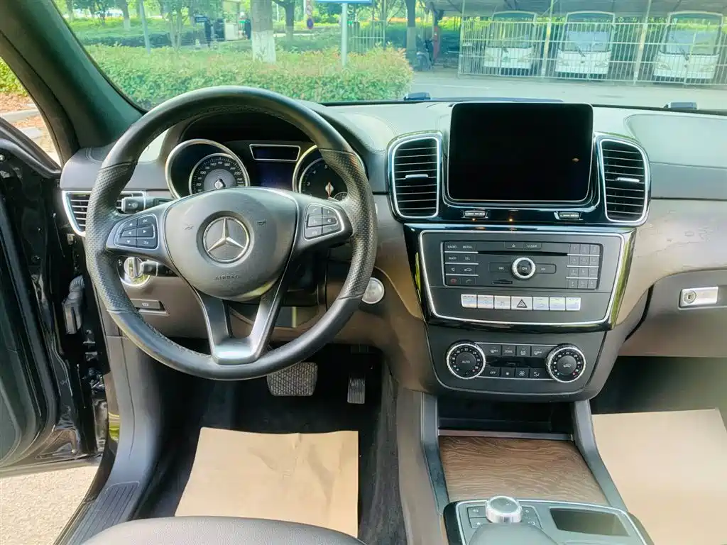 Mercedes-Benz GLE 2018 GLE 320 4MATIC Dynamic Ultimate Edition фото 16