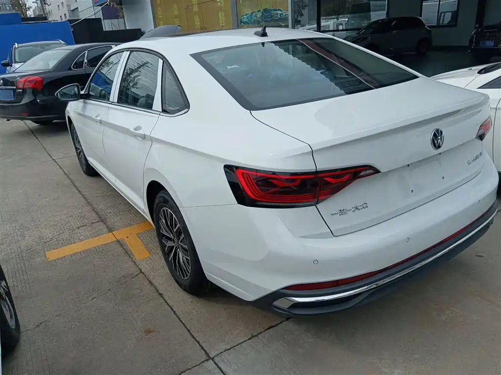 Volkswagen Sagitar 2025 Model Year Facelift 200TSI DSG Soaring Edition фото 4