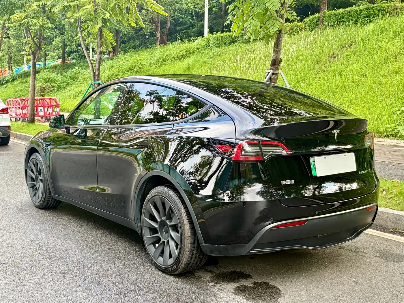 Фото 8 - Tesla Model Y