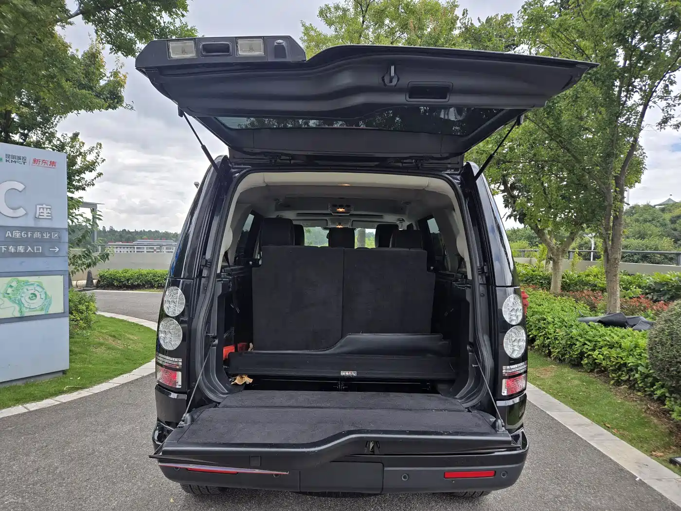 Land Rover Discovery 2014 3.0 SC V6 XXV Edition фото 9