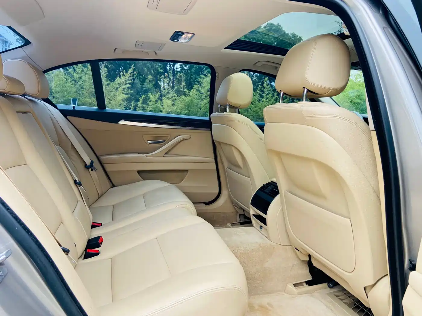 BMW 5 Series 2014 525Li Leading фото 13