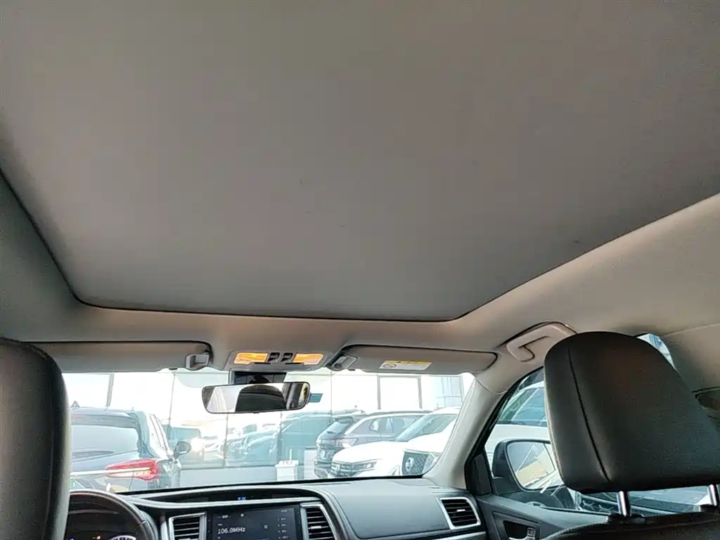 Toyota Highlander 2018 2.0T 4WD Ultimate 7-seater (China V) фото 18