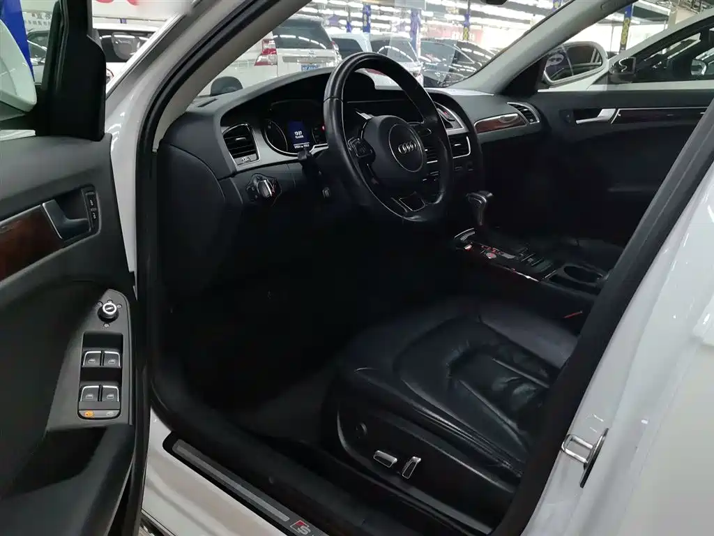 Audi A4L 2016 35 TFSI Collector's Edition S line Comfort фото 15