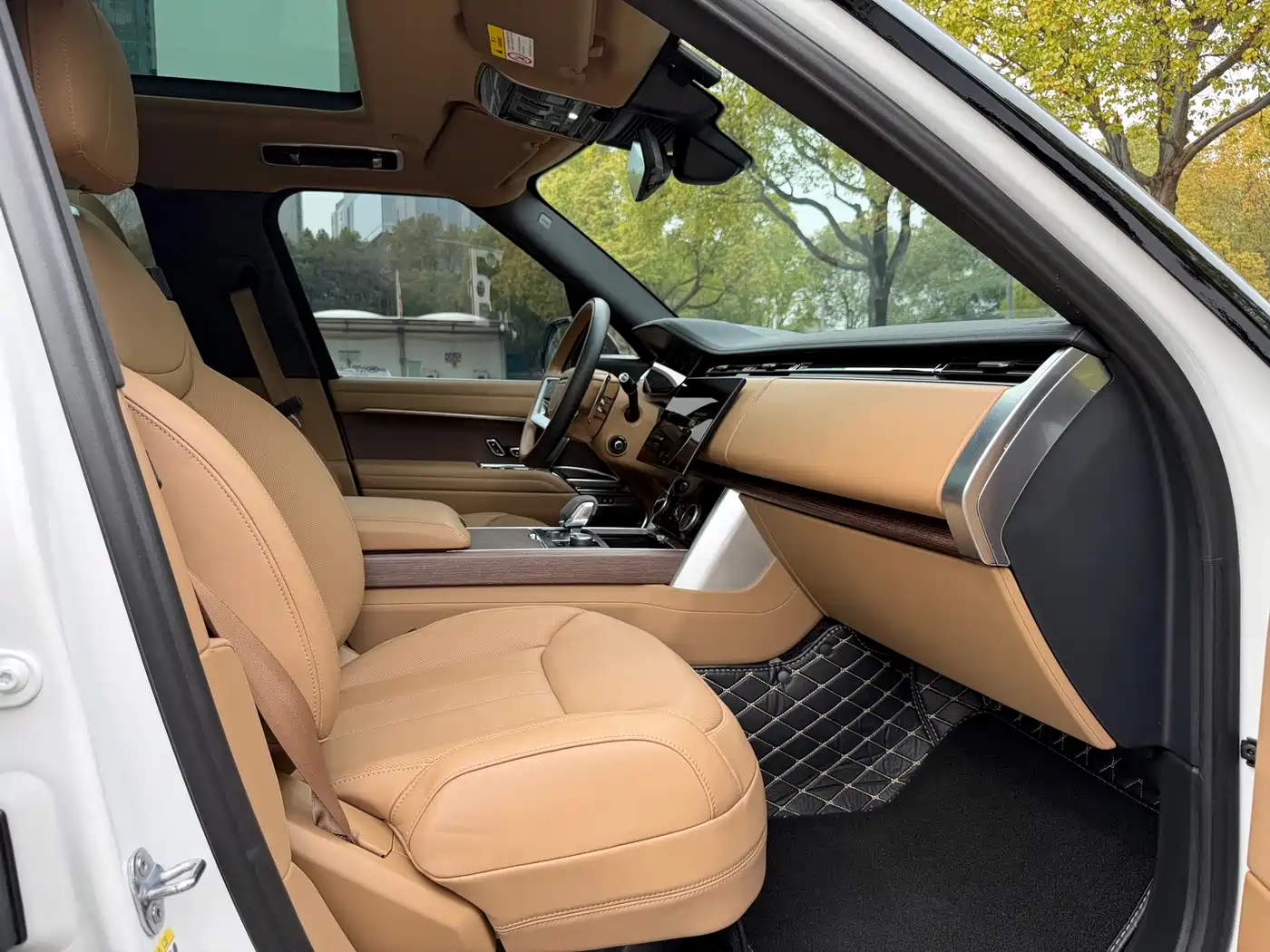 Land Rover Range Rover 2023 3.0 L6 400PS Genesis Extended Version фото 22