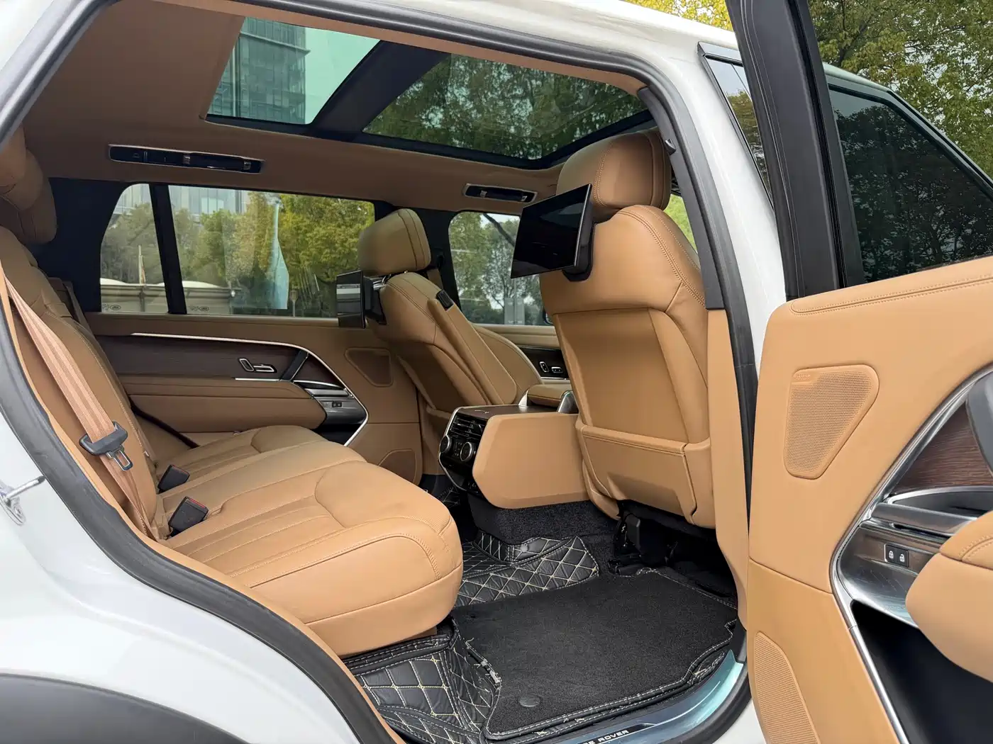 Land Rover Range Rover 2023 3.0 L6 400PS Genesis Extended Version фото 23