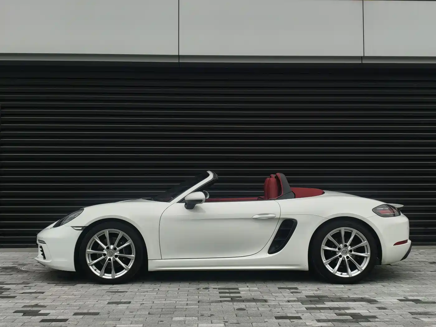 Porsche 718 2022 Boxster 2.0T фото 2