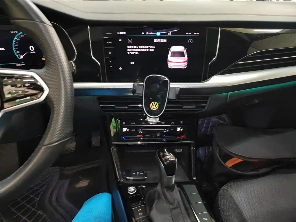 Volkswagen Passat 2023 Facelift 330TSI Luxury Edition фото 13
