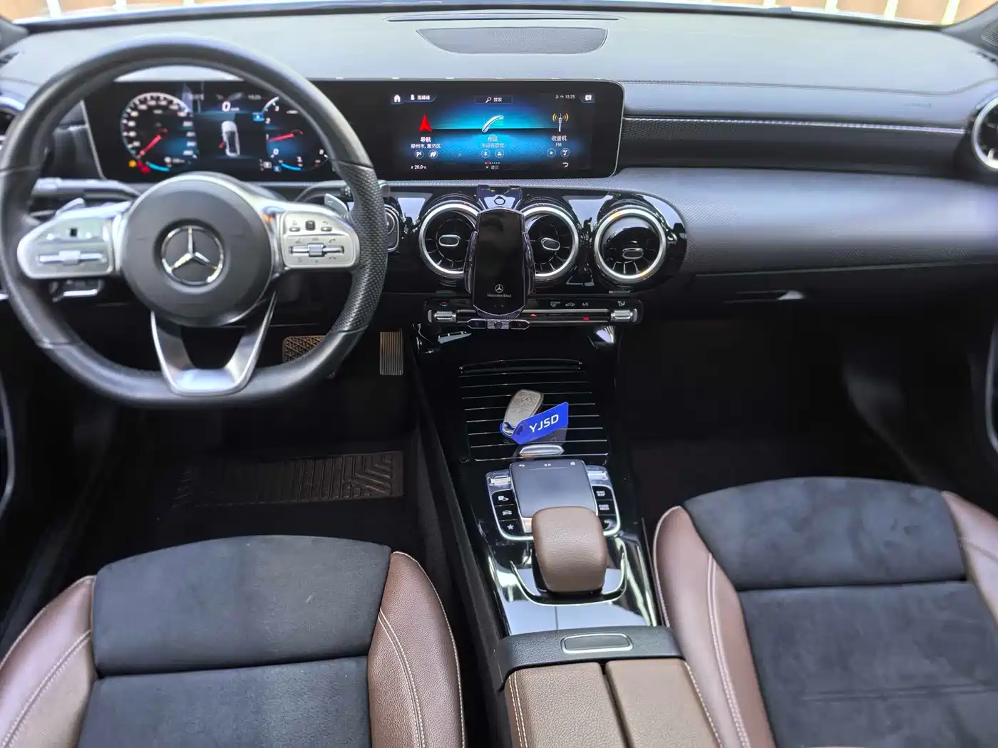 Mercedes-Benz A-Class 2020 A 200 L Sport Sedan фото 6