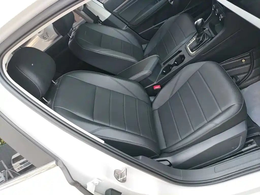 Volkswagen Lavida 2022 1.5L Auto Comfort Edition фото 25