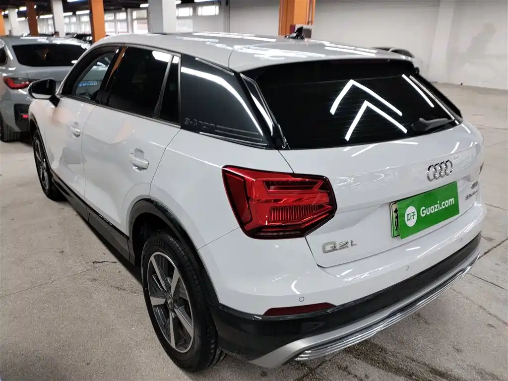 AUDI Q2L E-TRON