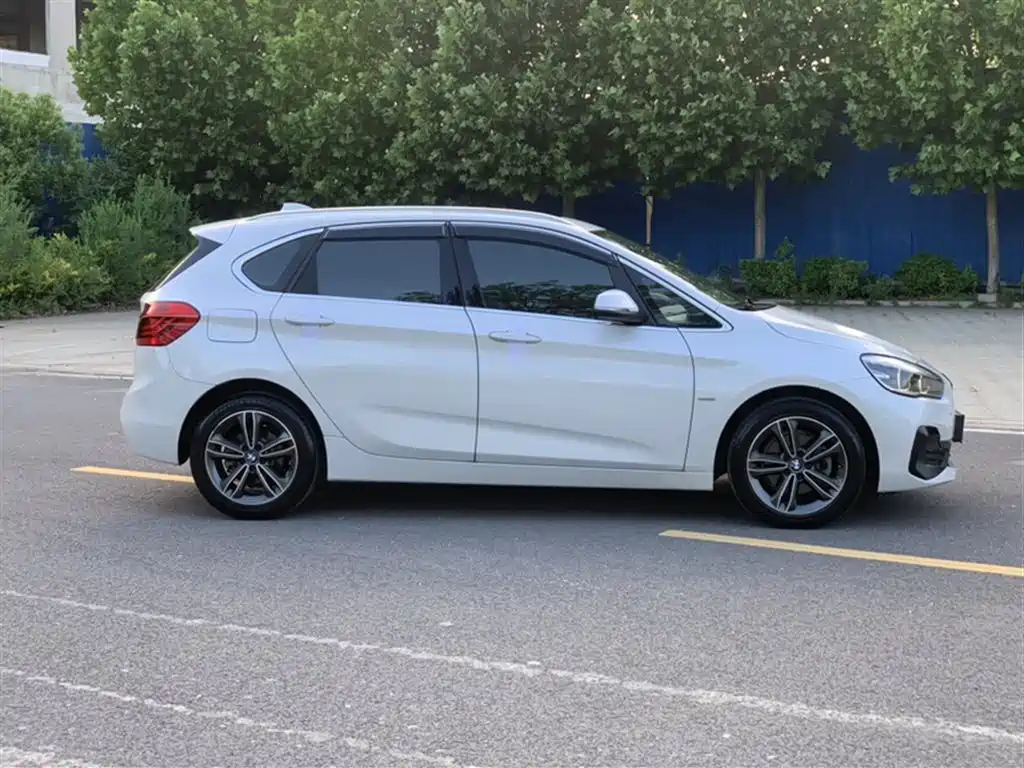BMW 2 Series Touring 2018 218i M Sport Package фото 7
