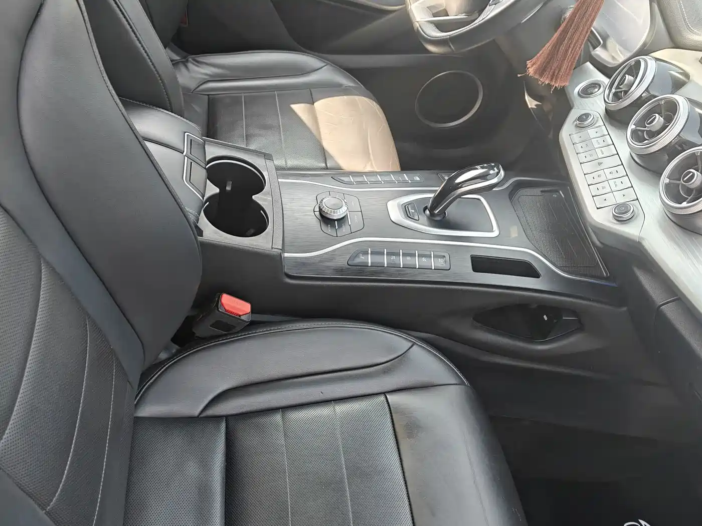 WEI PAI WEI BRAND VV7