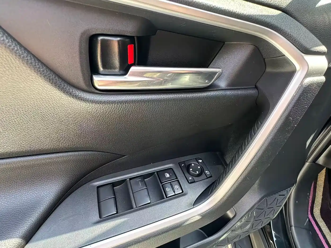 Toyota RAV4 Rongfang 2021 2.0L CVT 2WD Trend фото 18