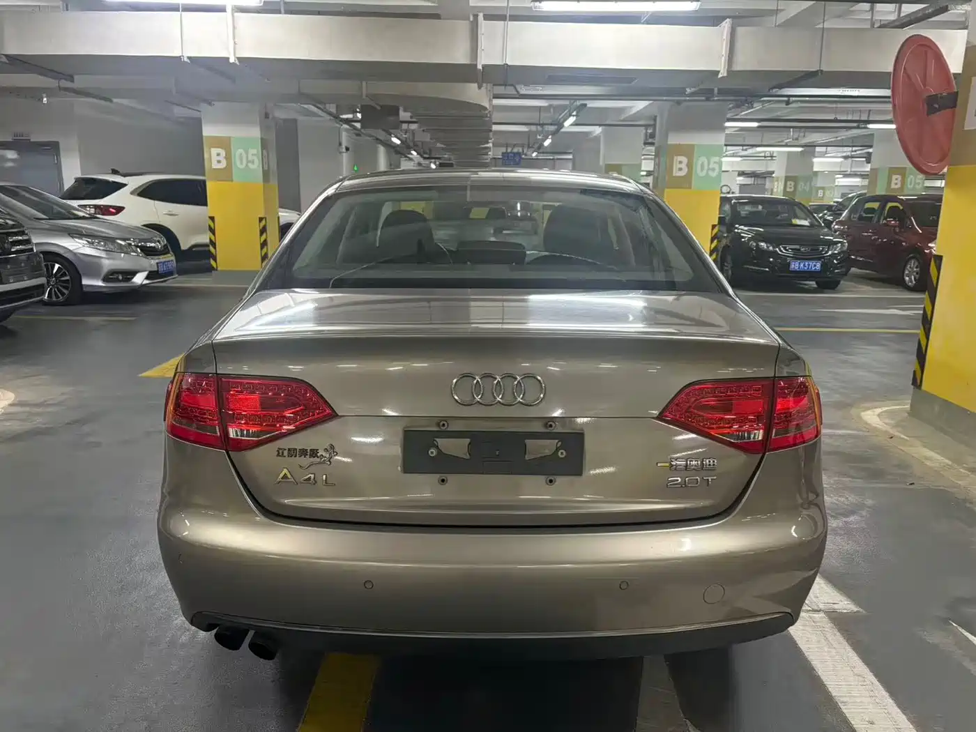 Audi A4L 2012 2.0 TFSI Auto Standard фото 3