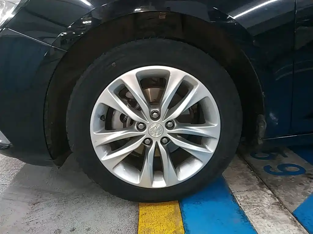 Buick Verano 2019 Sedan 20T Dual Clutch Leading фото 23