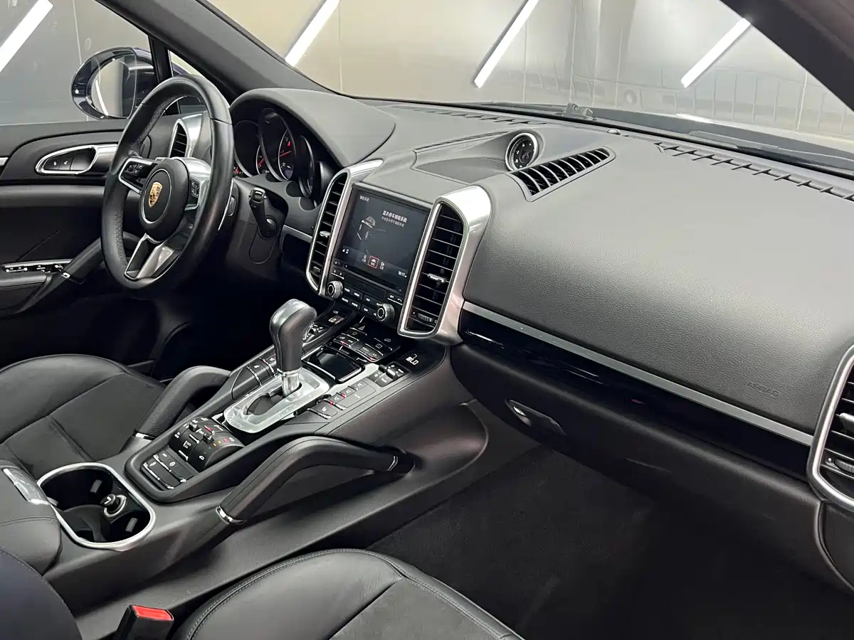 Porsche Cayenne 2018 Cayenne 3.0T фото 28