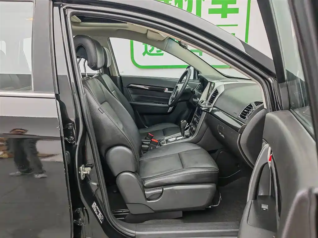 Chevrolet Captiva 2017 2.4L 2WD Luxury Edition 7-Seater фото 23