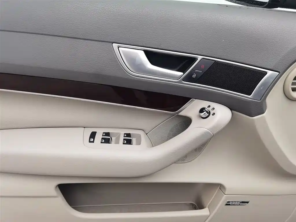 Audi A6L 2010 2.4L Comfort фото 9