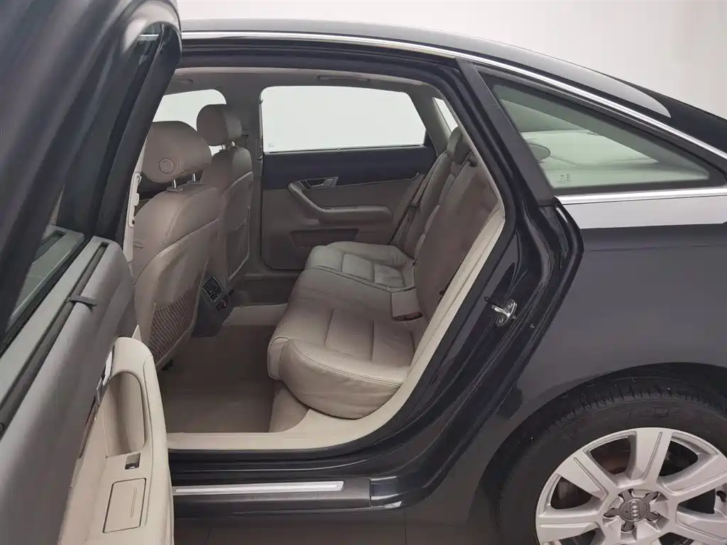 Audi A6L 2010 2.4L Comfort фото 15
