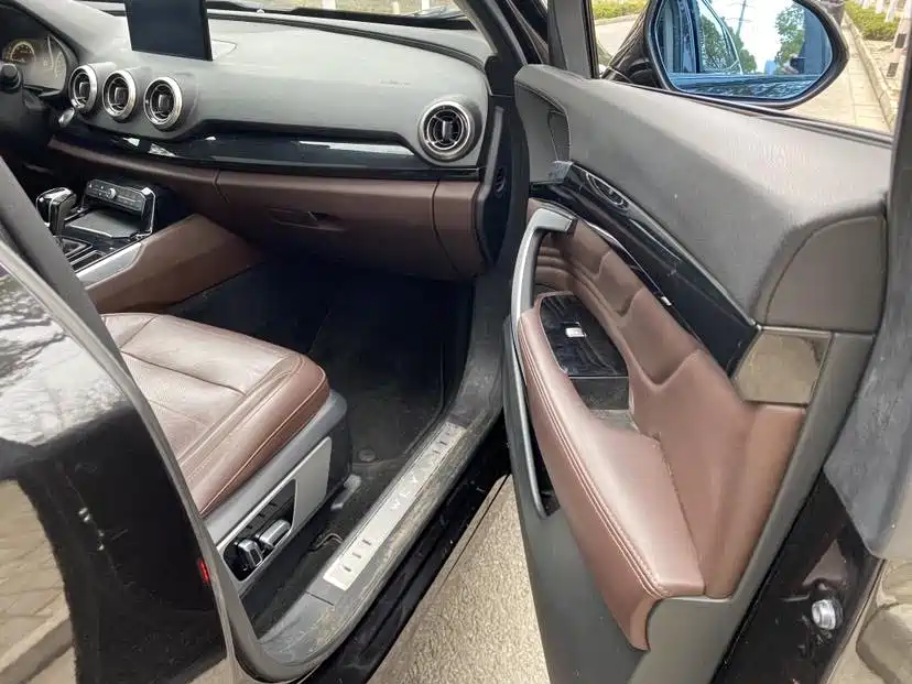 WEI PAI WEI BRAND VV7