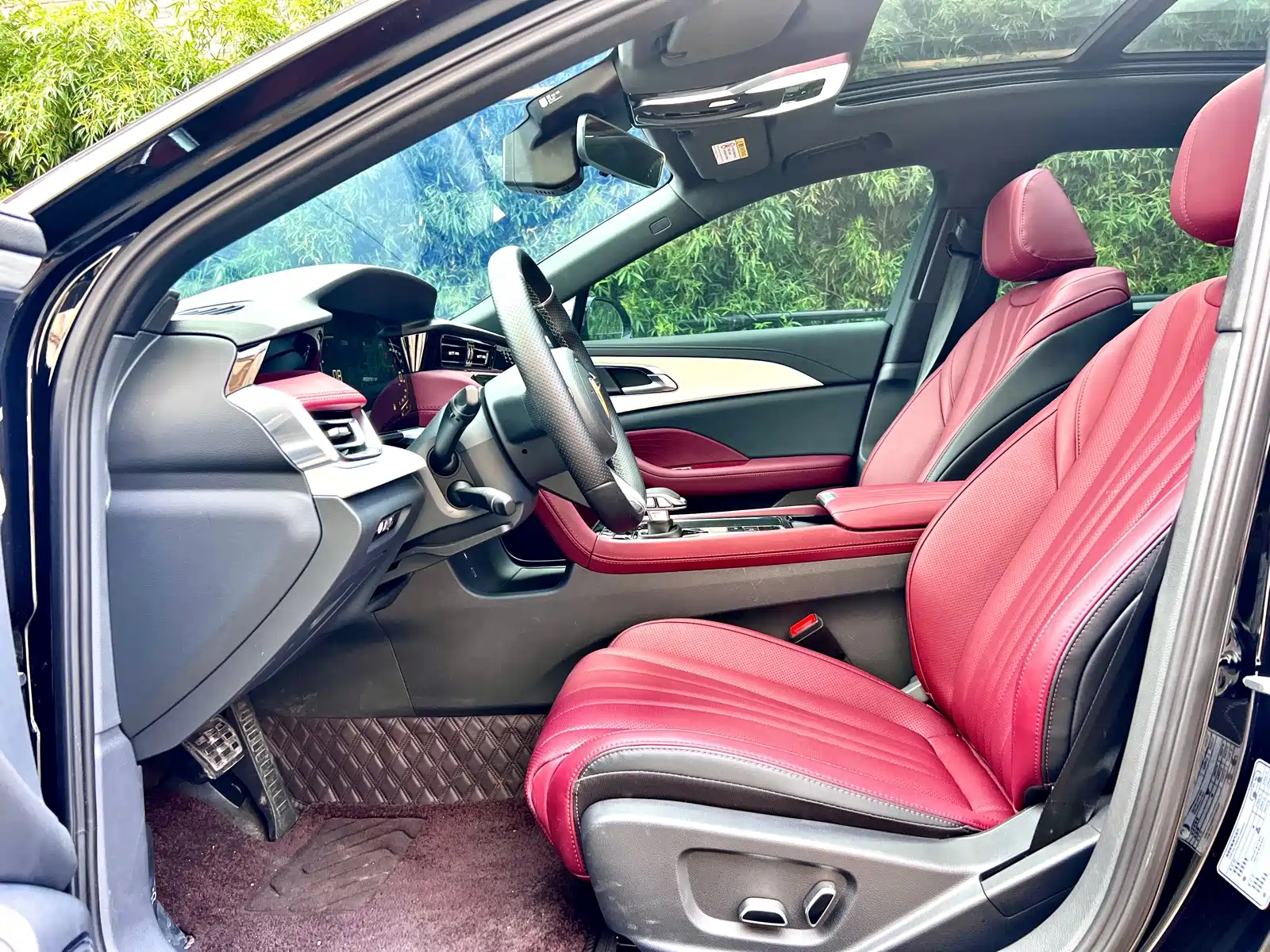 Фото 4 - Hongqi H5