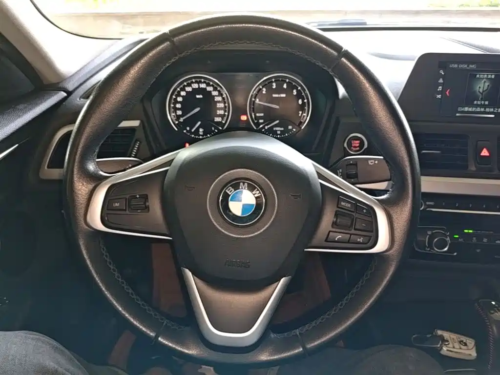 BMW 1 Series 2018 118i Fashion Edition фото 11