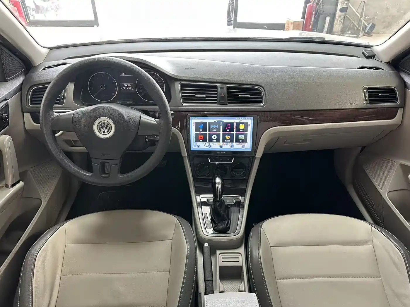 Volkswagen Lavida Tour 2013 1.6L Automatic Comfort фото 4