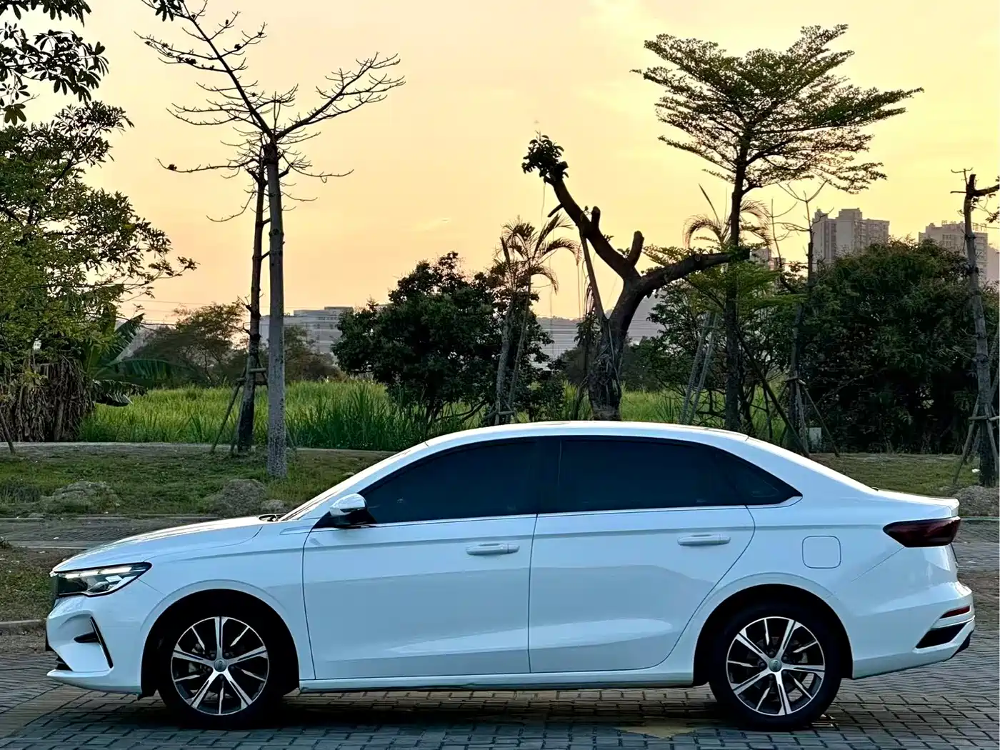 GEELY AUTOMOBILE EMGRAND