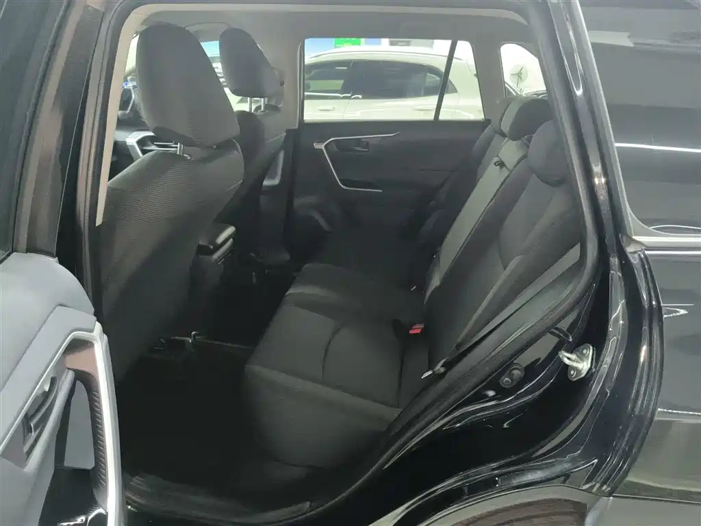 Toyota RAV4 Rongfang 2024 2.0L CVT FWD Urban Edition фото 13