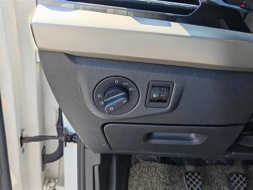 Volkswagen Lavida 2018 1.5L Manual Comfort Edition China V фото 20
