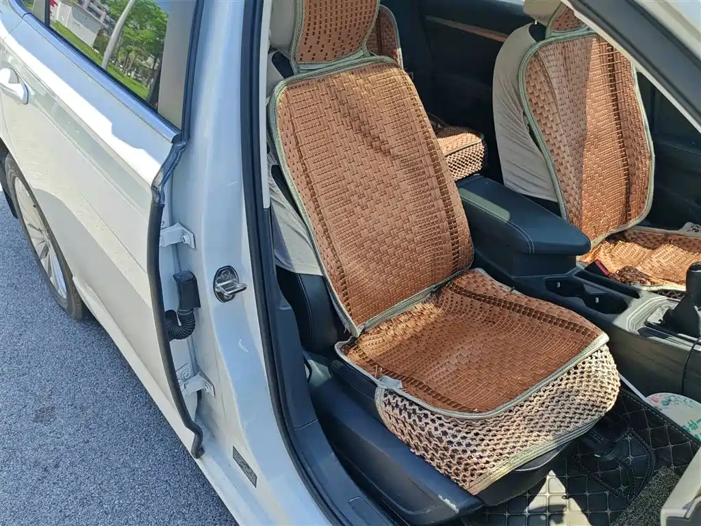 Volkswagen Lavida 2018 1.5L Manual Comfort Edition China V фото 17