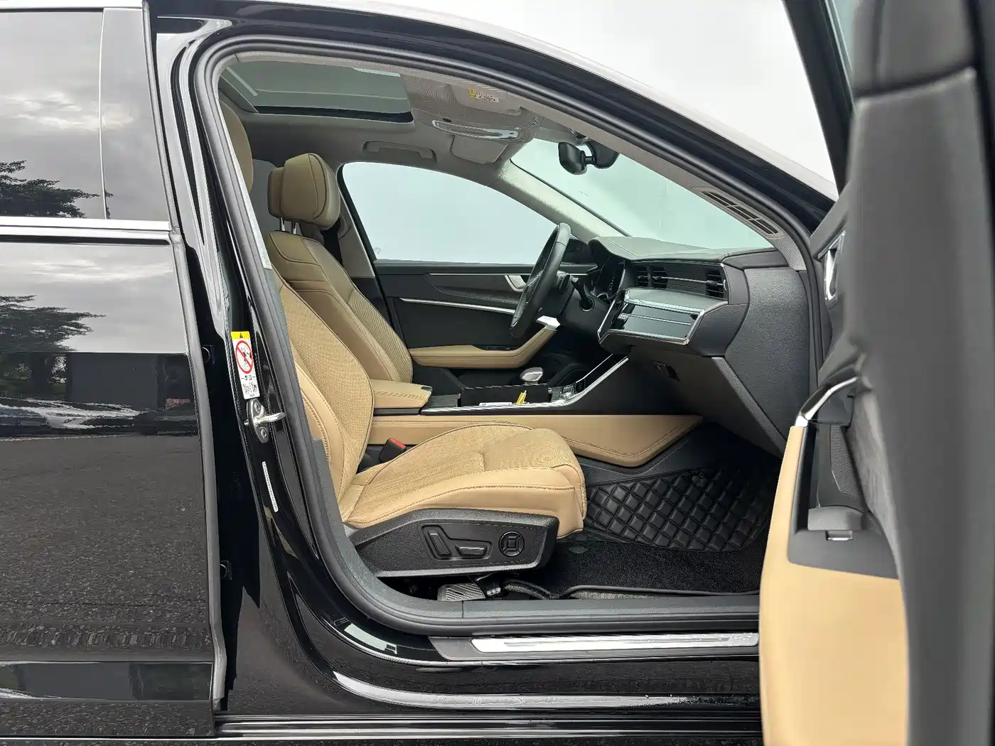 Фото 21 - Audi A6L