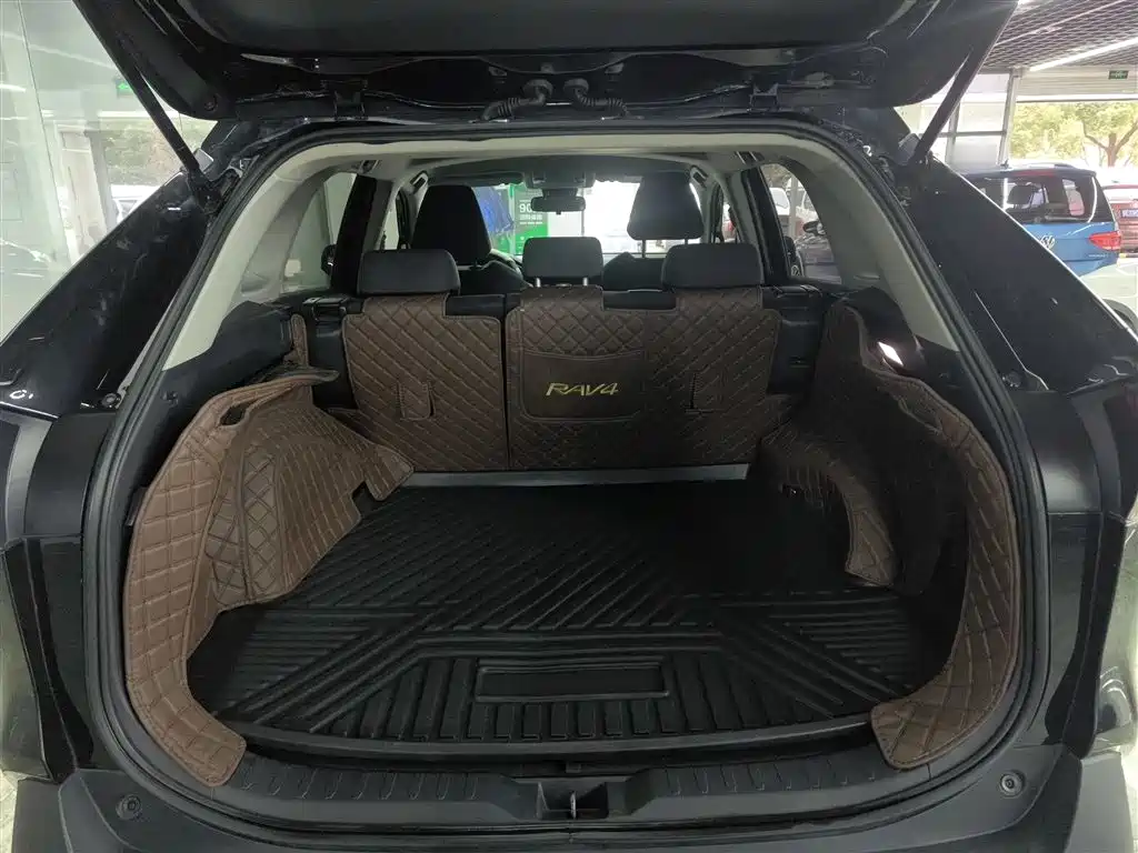 Toyota RAV4 Rongfang 2024 2.0L CVT FWD Urban Edition фото 15