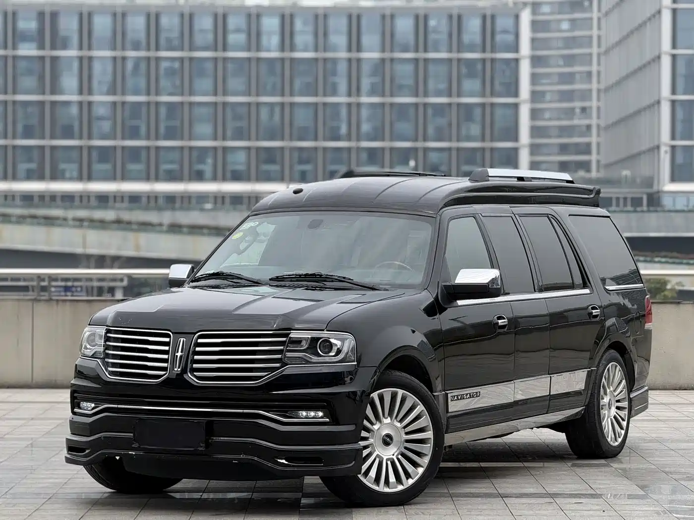 Lincoln Navigator One