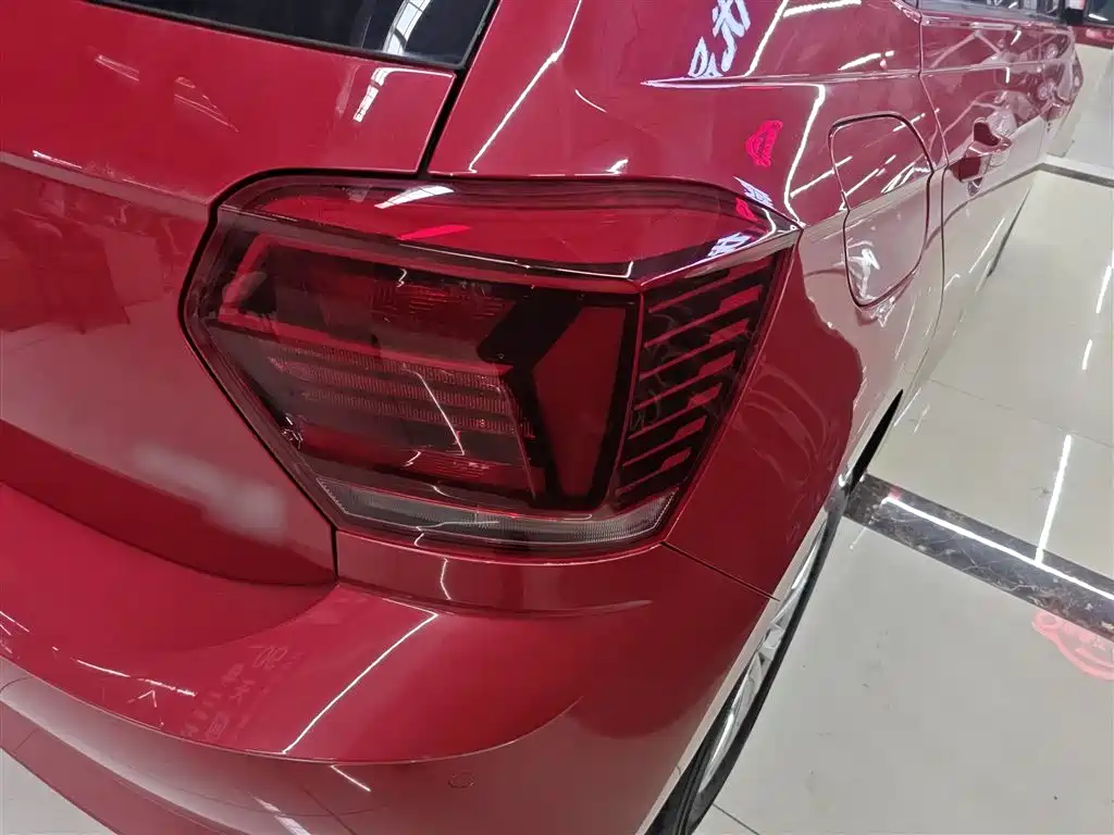 Volkswagen Polo 2019 Plus 1.5L Automatic Colorful Tech Edition фото 8