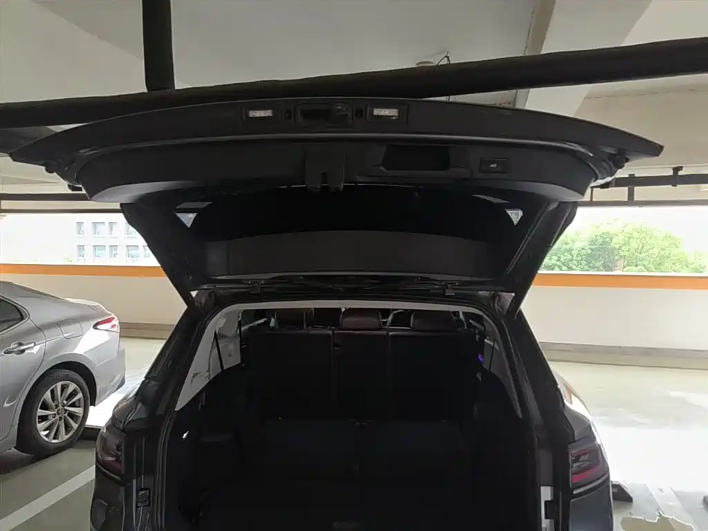 Volkswagen ID.6 X 2021 Facelift Pure+ Pure Long Range Version фото 19