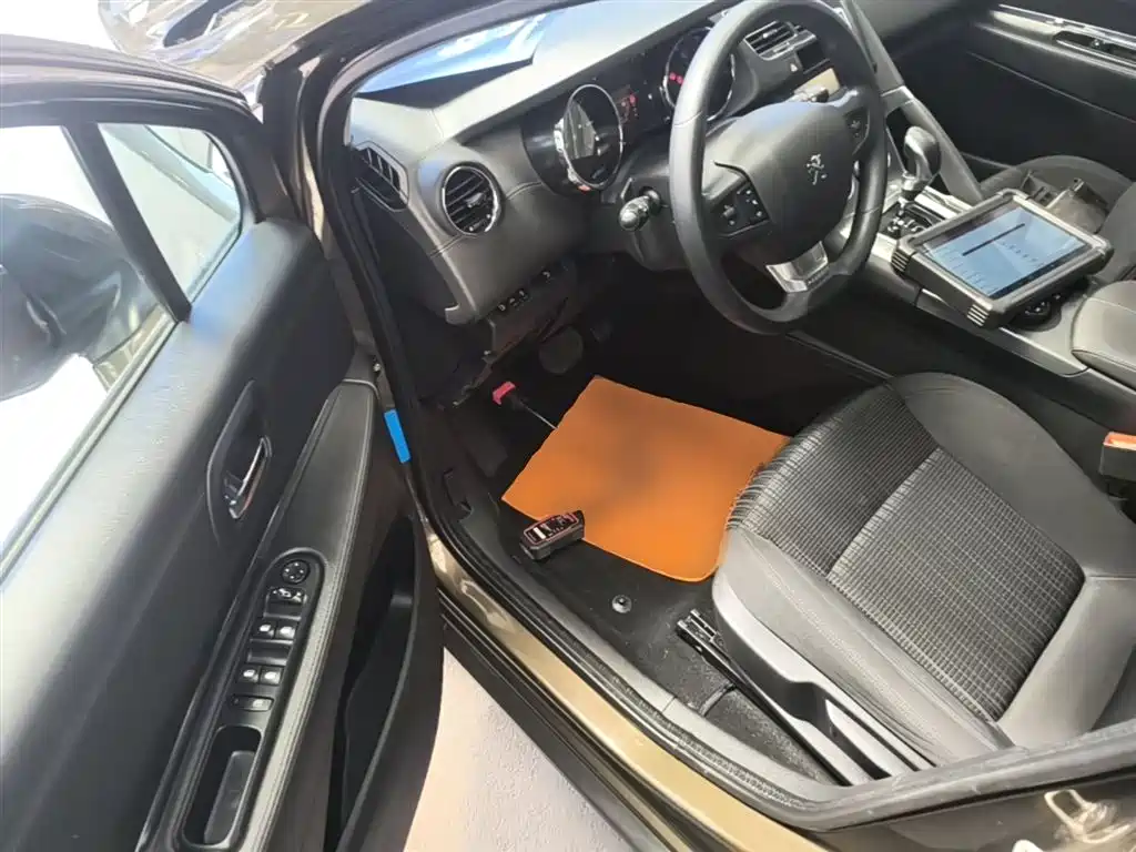 Peugeot 3008 2016 1.6THP Automatic Classic Edition фото 16