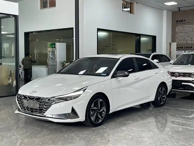 Hyundai Elantra 2022 1.5L CVT LUX Premium Edition