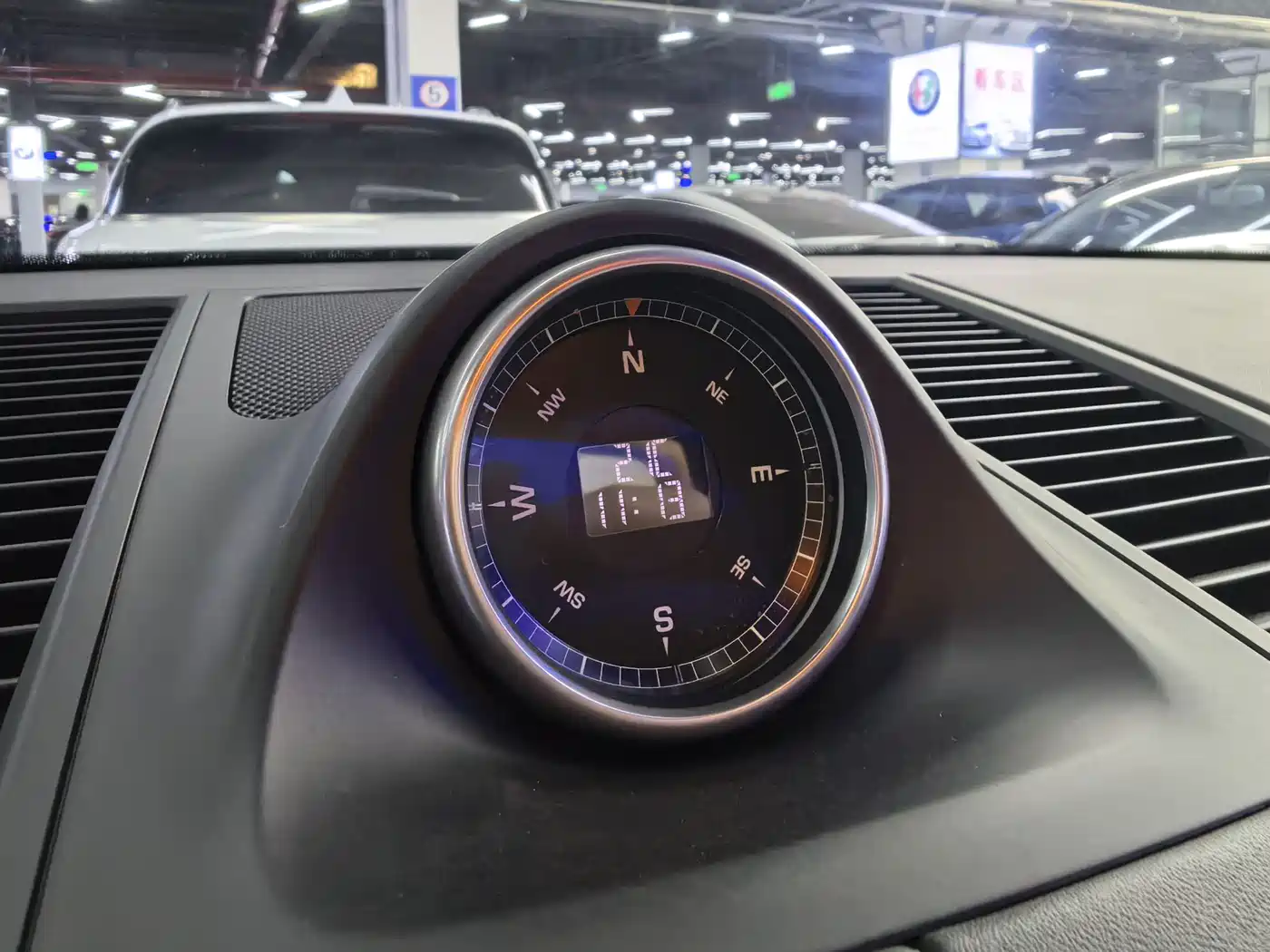 Porsche Macan 2018 Macan 2.0T фото 10