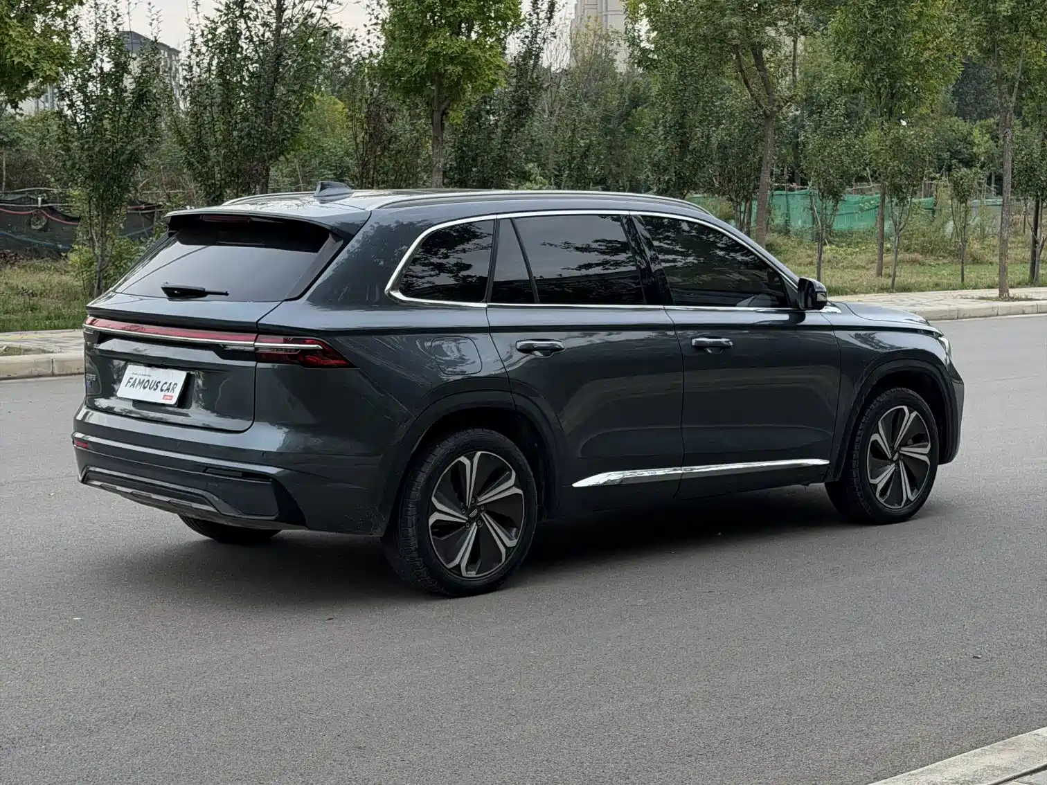 Фото 6 - Geely Monjaro