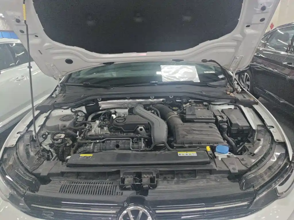 Volkswagen Golf 2025 2025 300TSI R-Line