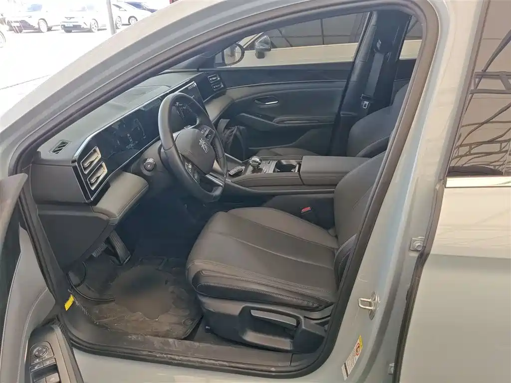 BYD Qin L 2024 DM-i 80KM Leading Edition фото 12