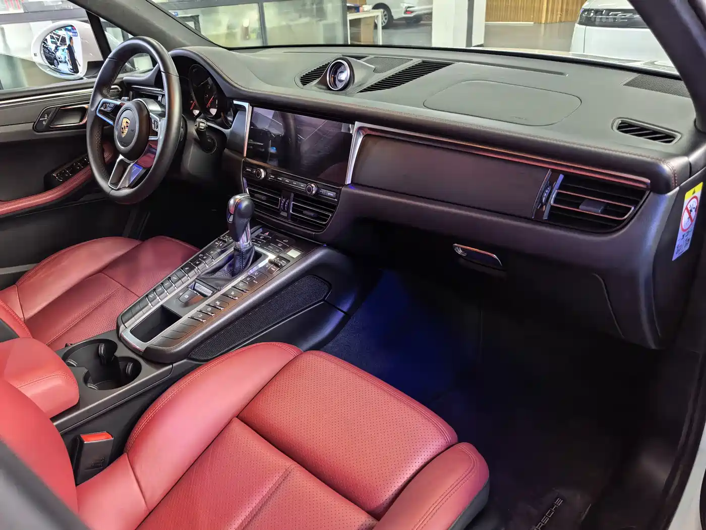 Porsche Macan 2018 Macan 2.0T фото 17