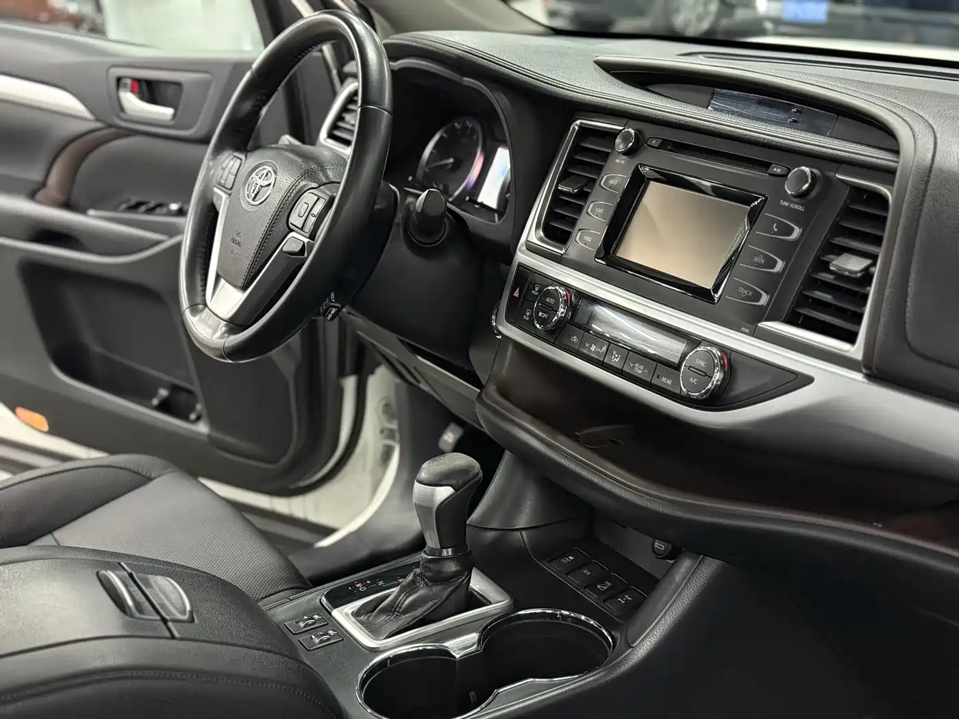 Toyota Highlander 2015 2.0T AWD Luxury Edition 7-seater фото 15